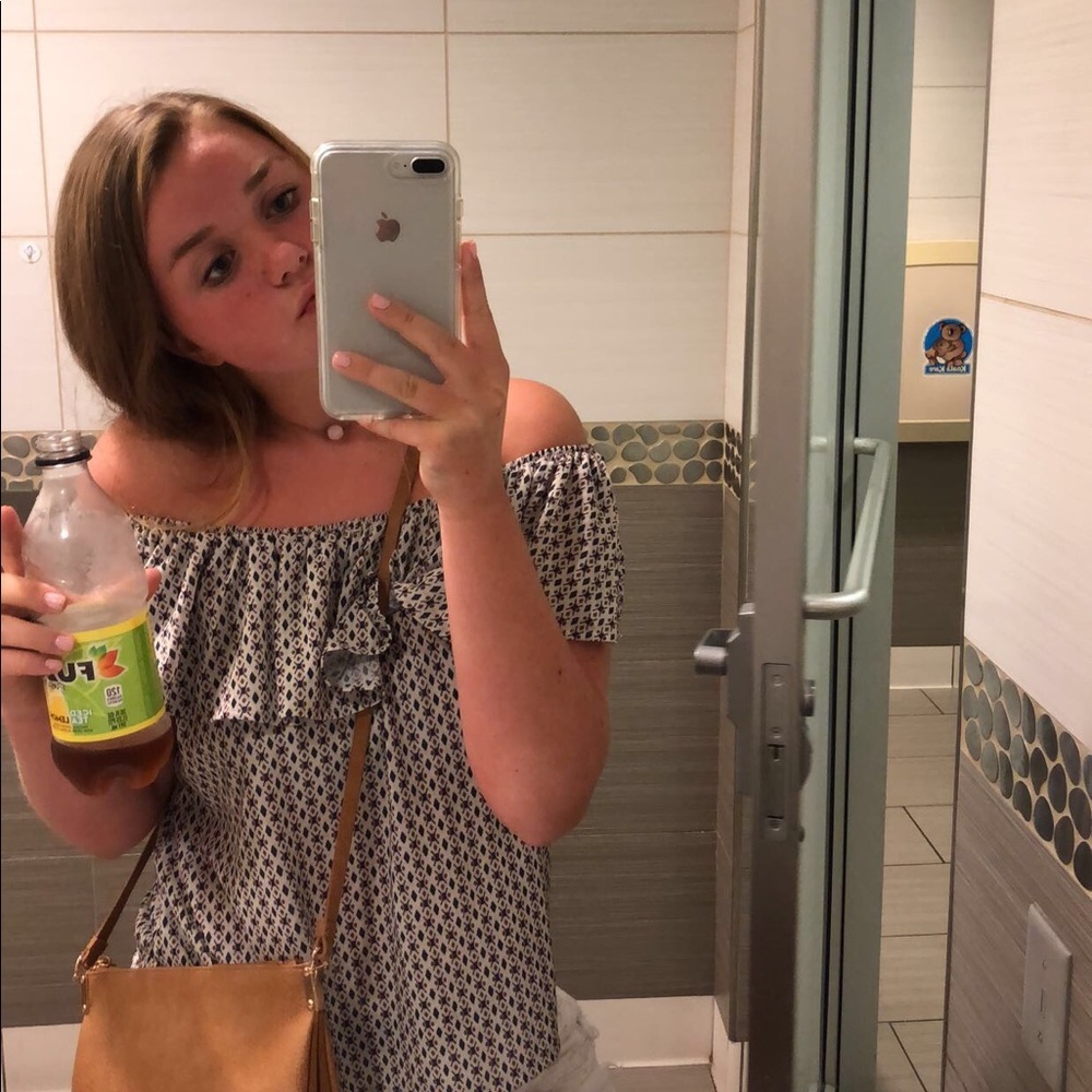 Meet your Posher, Sky